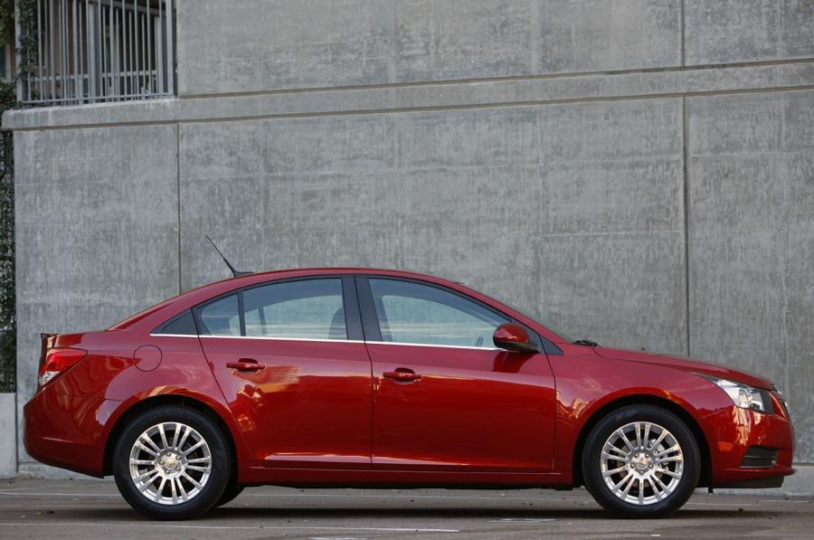  Chevrolet Cruze Eco 2011 года  (фото 7 из 47)